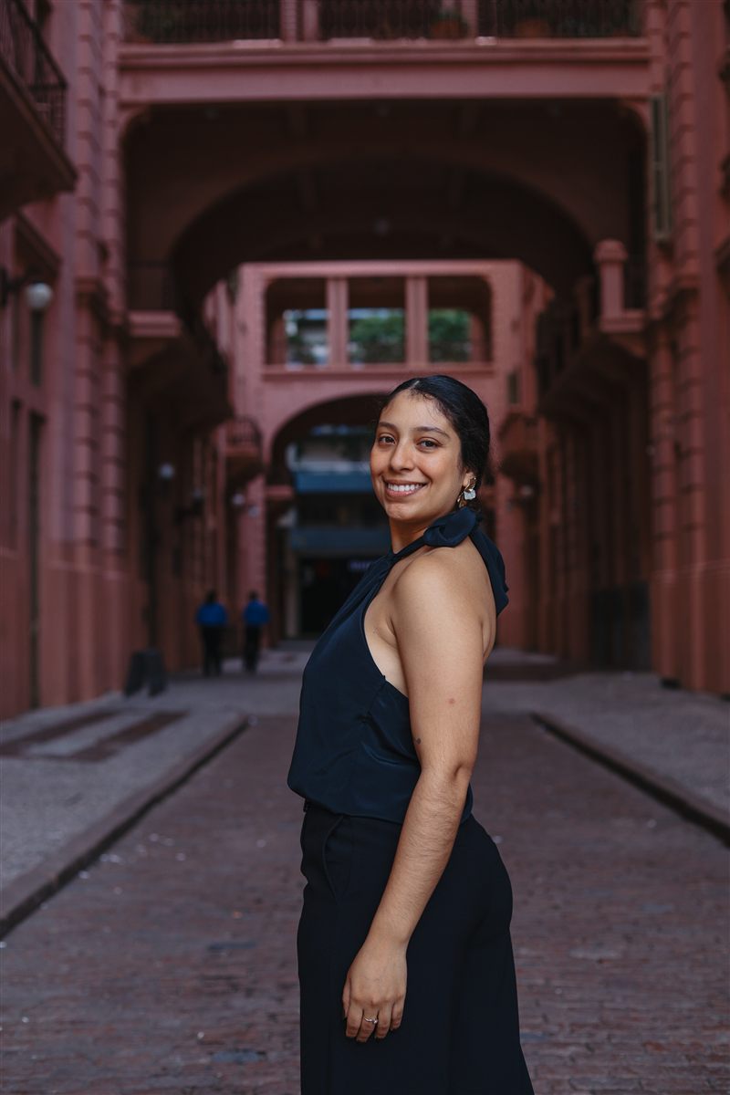 Retrato feminino em uma passagem histórica